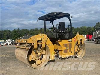 CAT CB64B Tandemové válce