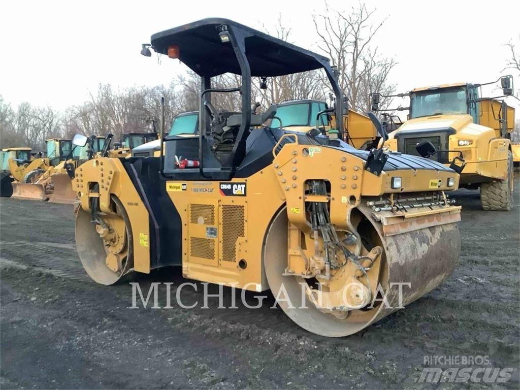 CAT CB64B Tandemové válce
