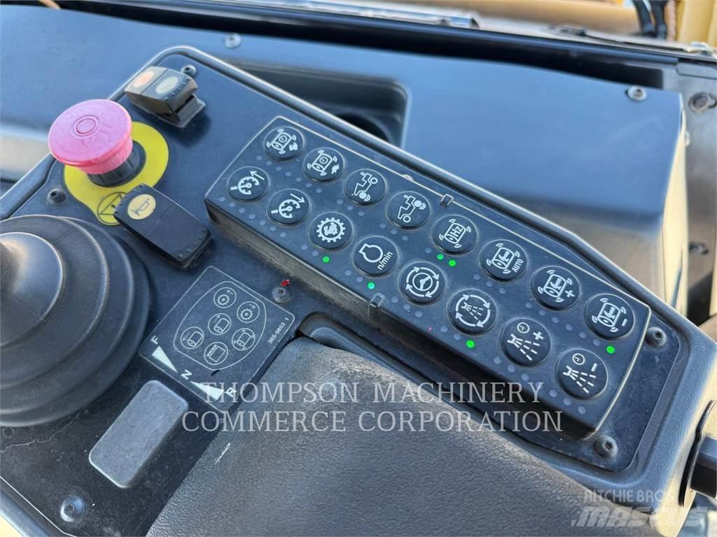 CAT CB64B Tandemové válce