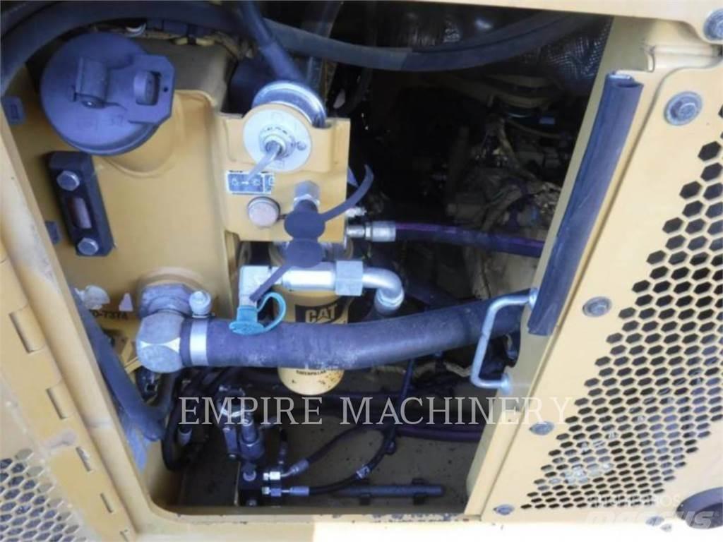 CAT CB66B Tandemové válce