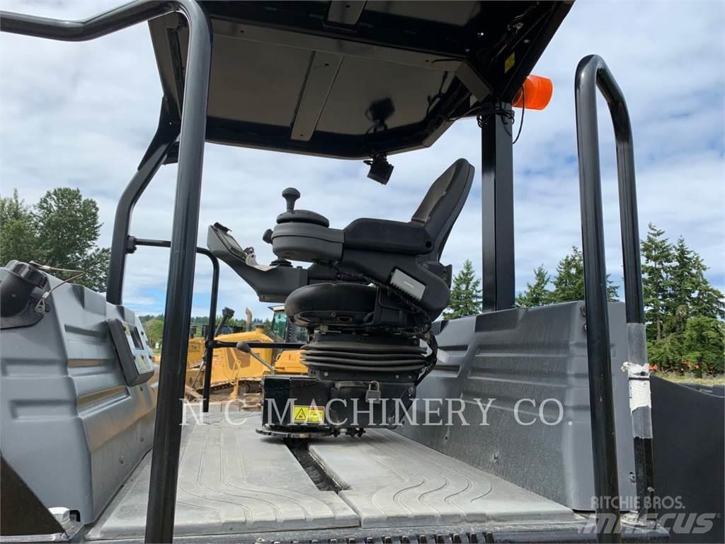 CAT CB66B Finišery
