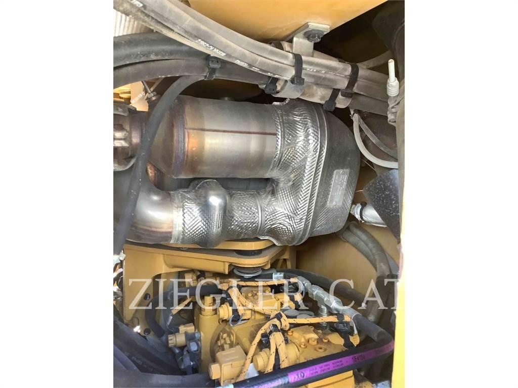 CAT CB68B Půdní kompaktory