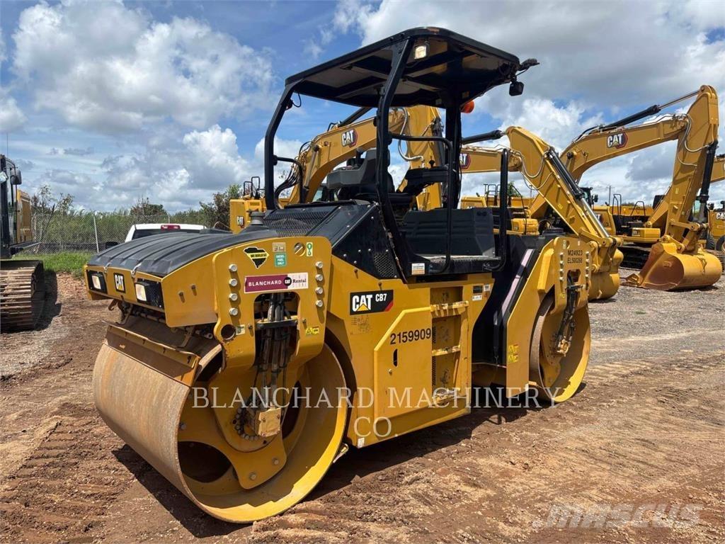 CAT CB7 Tandemové válce
