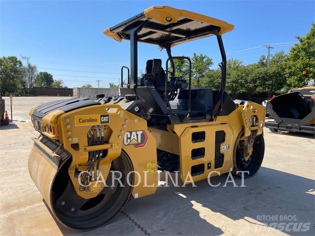 CAT CB7 Finišery