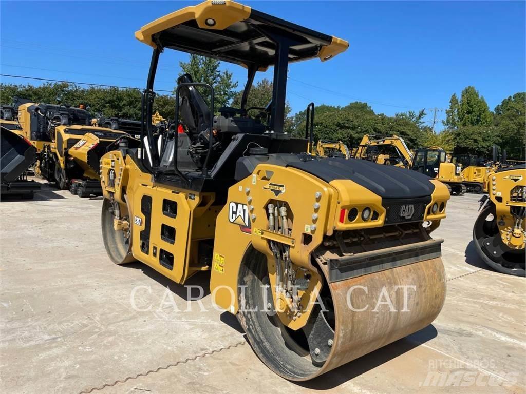 CAT CB7 Finišery