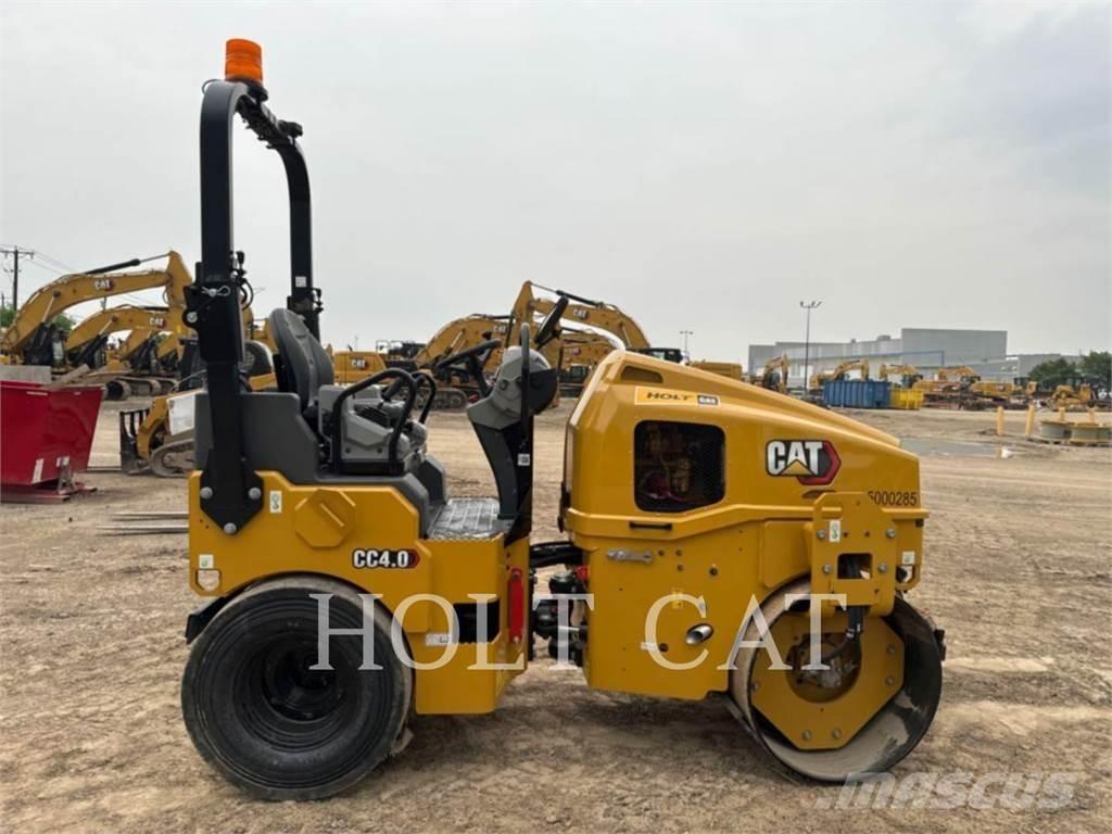 CAT CC4.0 Kolové dozery