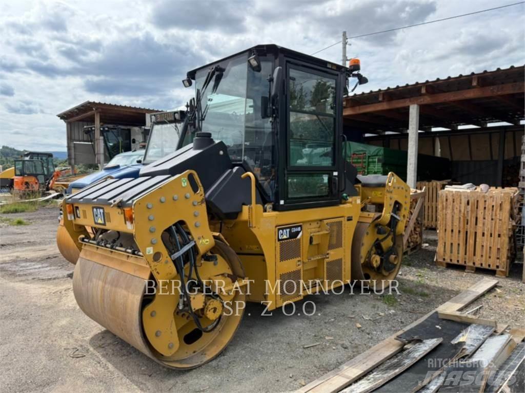CAT CD44B Tandemové válce