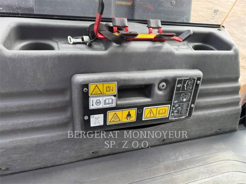 CAT CD44B Tandemové válce