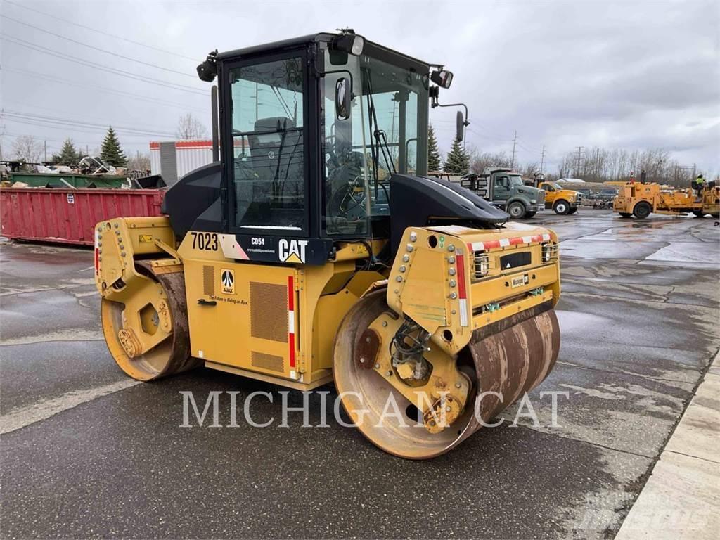 CAT CD54 Tandemové válce