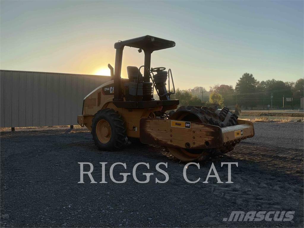 CAT CP44 Půdní kompaktory