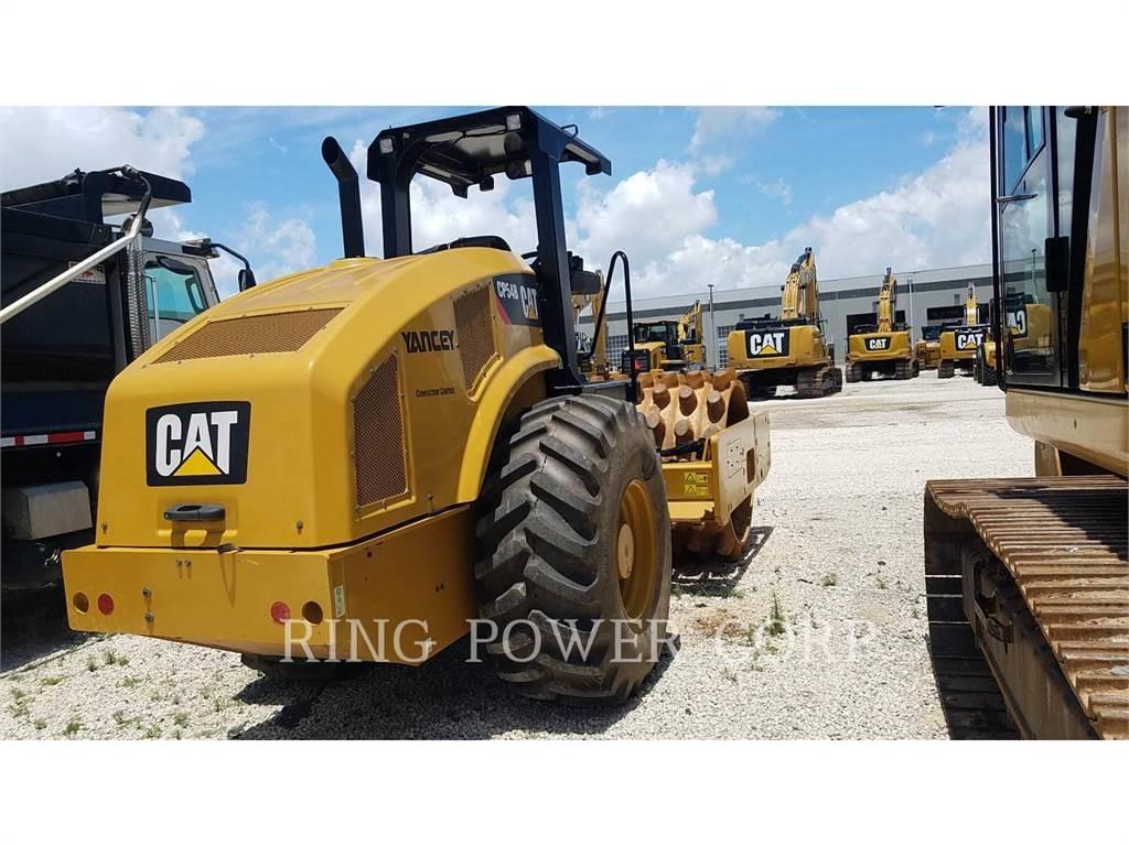 CAT CP54B Tandemové válce