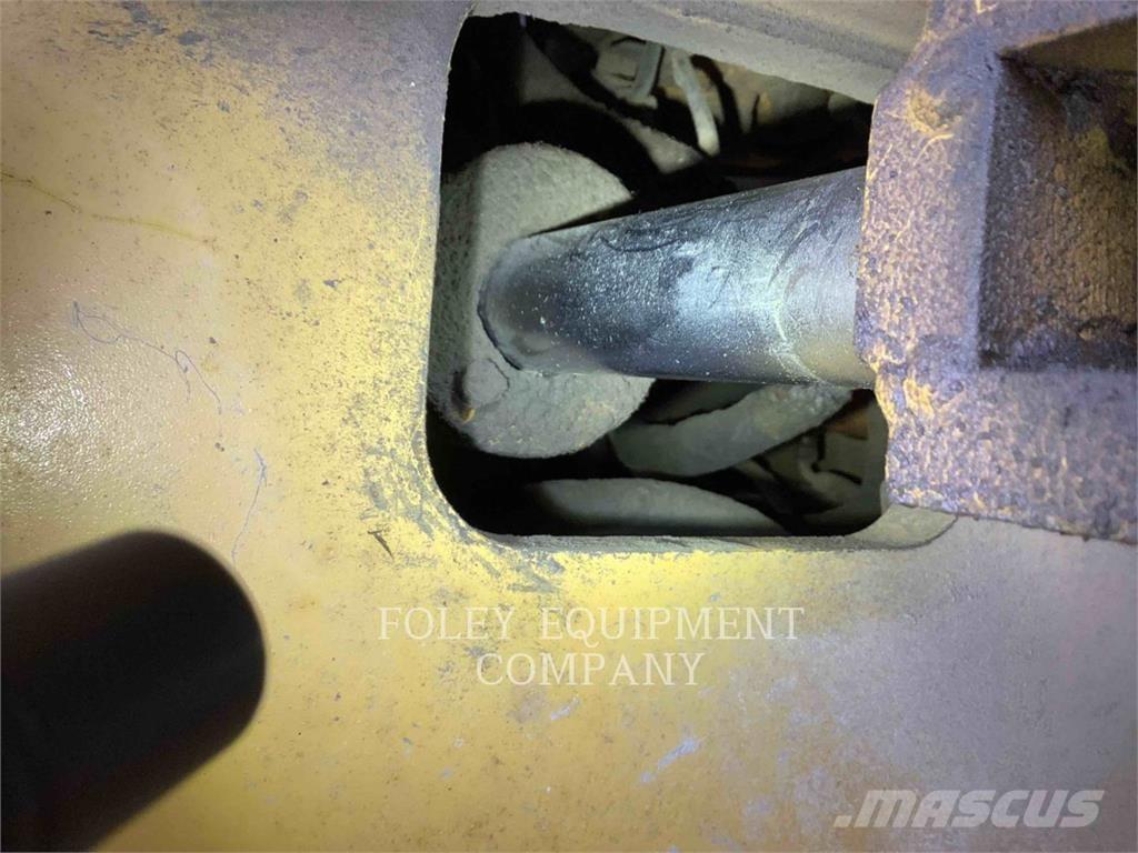 CAT CP563D Tahačové válce