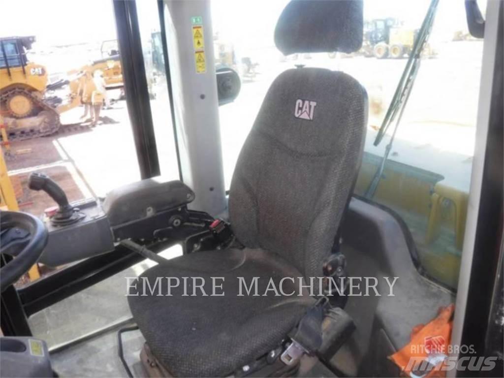 CAT CP56B Tahačové válce
