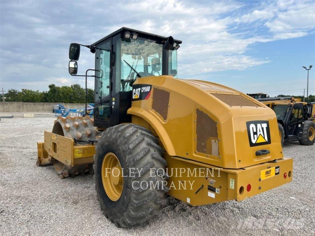 CAT CP56B Půdní kompaktory