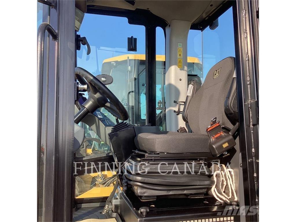 CAT CP7-03 Půdní kompaktory