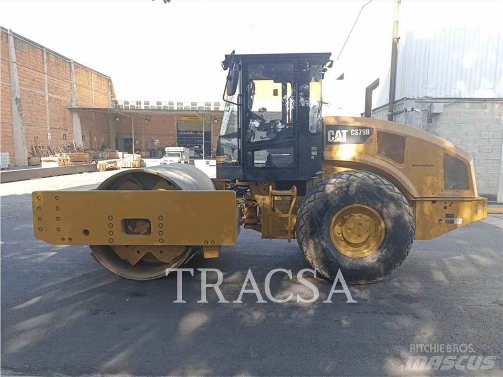 CAT CS 79 B Tahačové válce