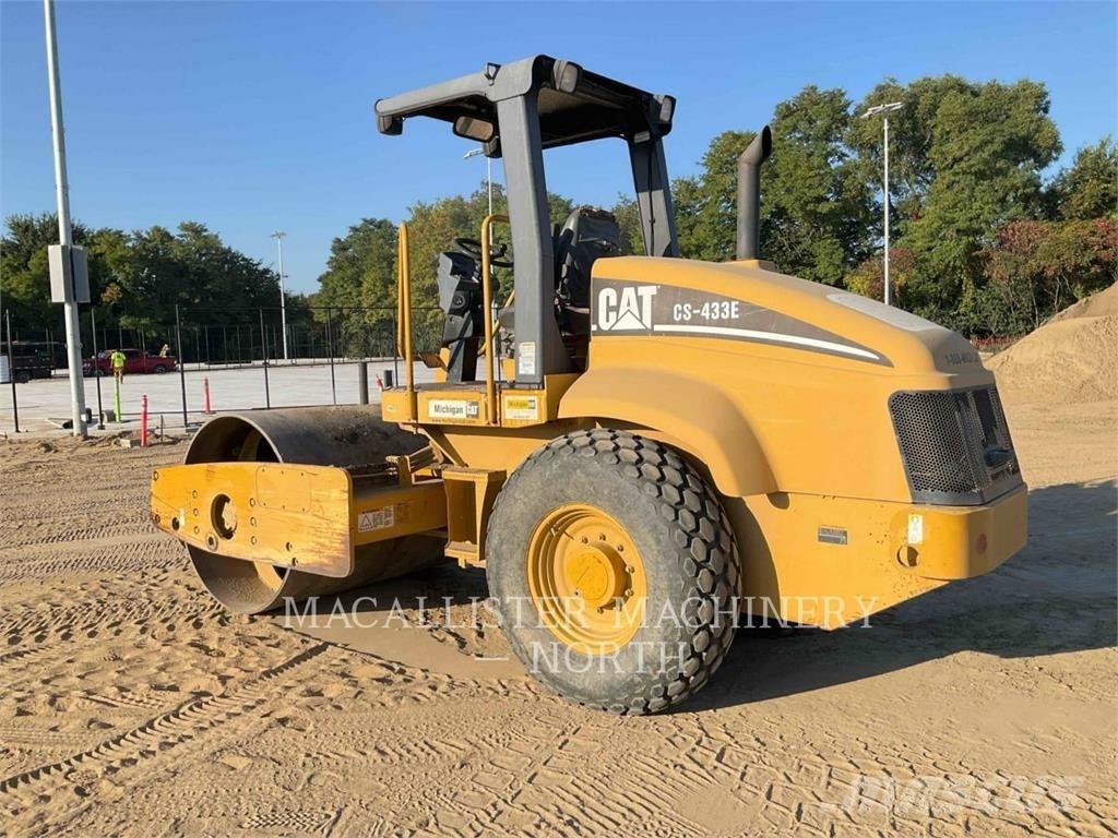 CAT CS433E Tahačové válce