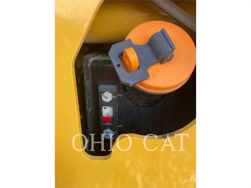 CAT CS44B Kombinované válce