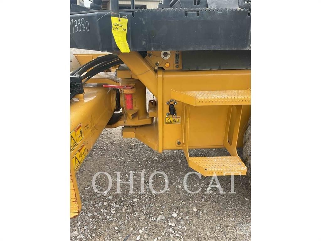 CAT CS44B Kombinované válce