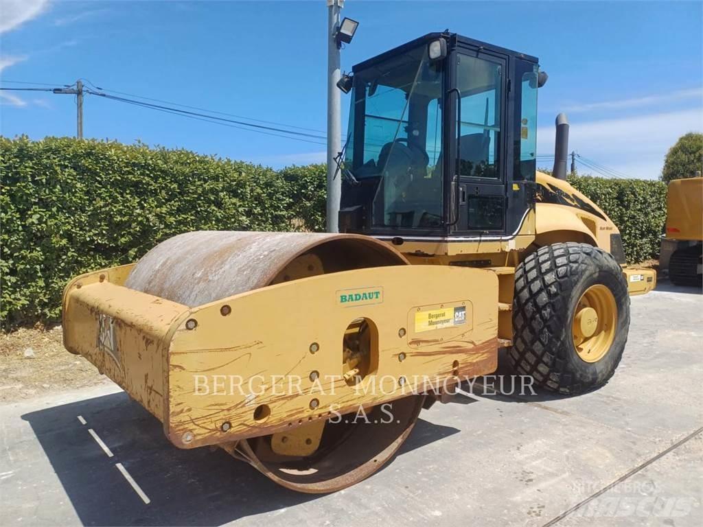 CAT CS573E Půdní kompaktory