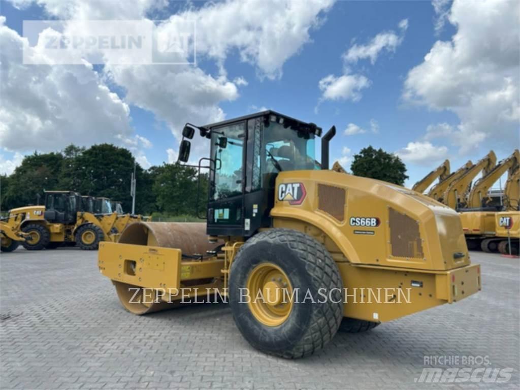 CAT CS66B Půdní kompaktory