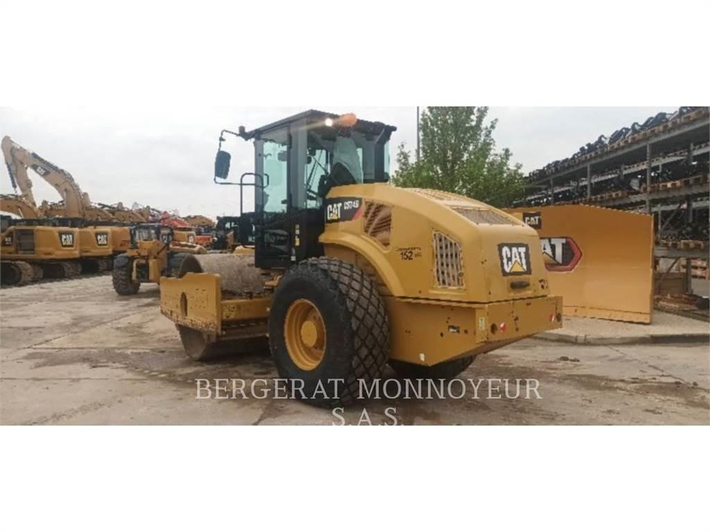 CAT CS74B 4F Půdní kompaktory