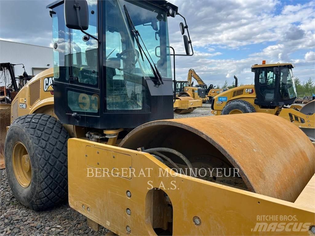 CAT CS74B 4F Půdní kompaktory