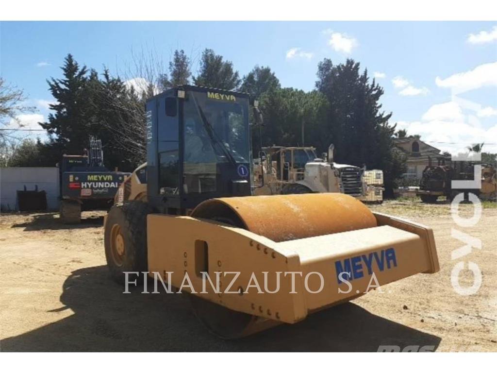 CAT CS76XTFV Tahačové válce