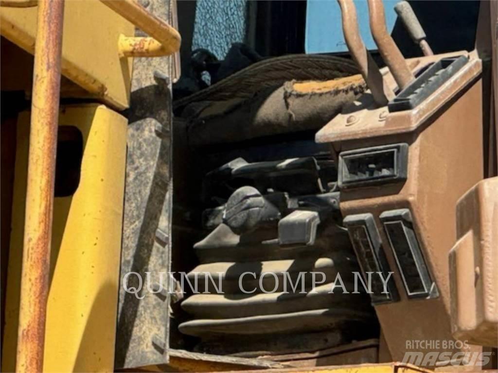 CAT D10 Pásové dozery
