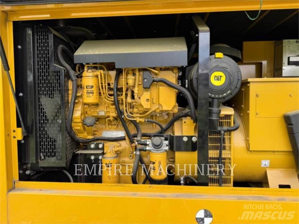 CAT D100 Naftové generátory