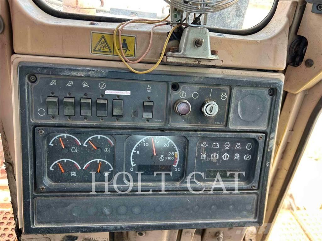 CAT D10R Pásové dozery