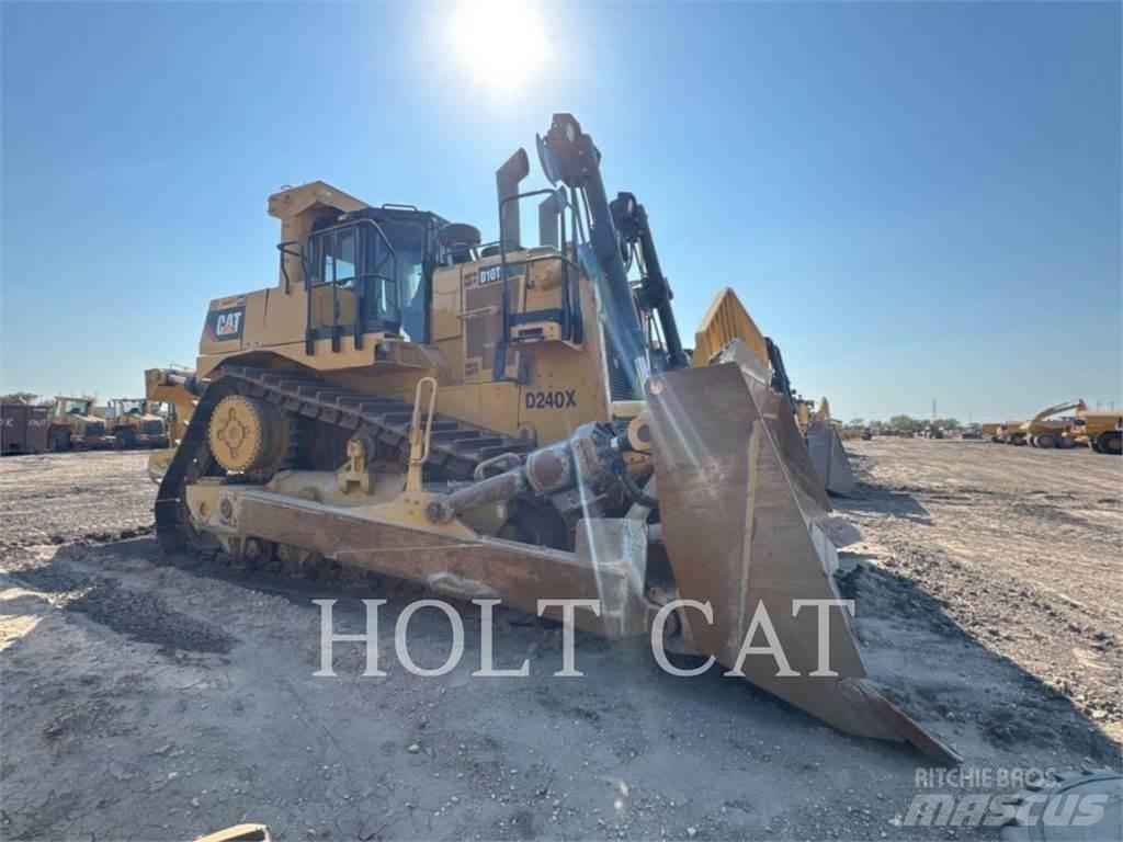 CAT D10T Pásové dozery