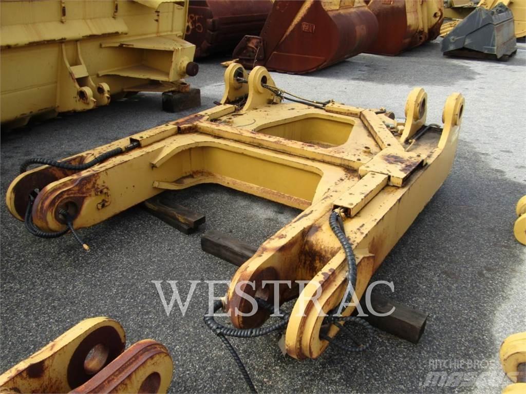 CAT D10T Půdní rozrušovače