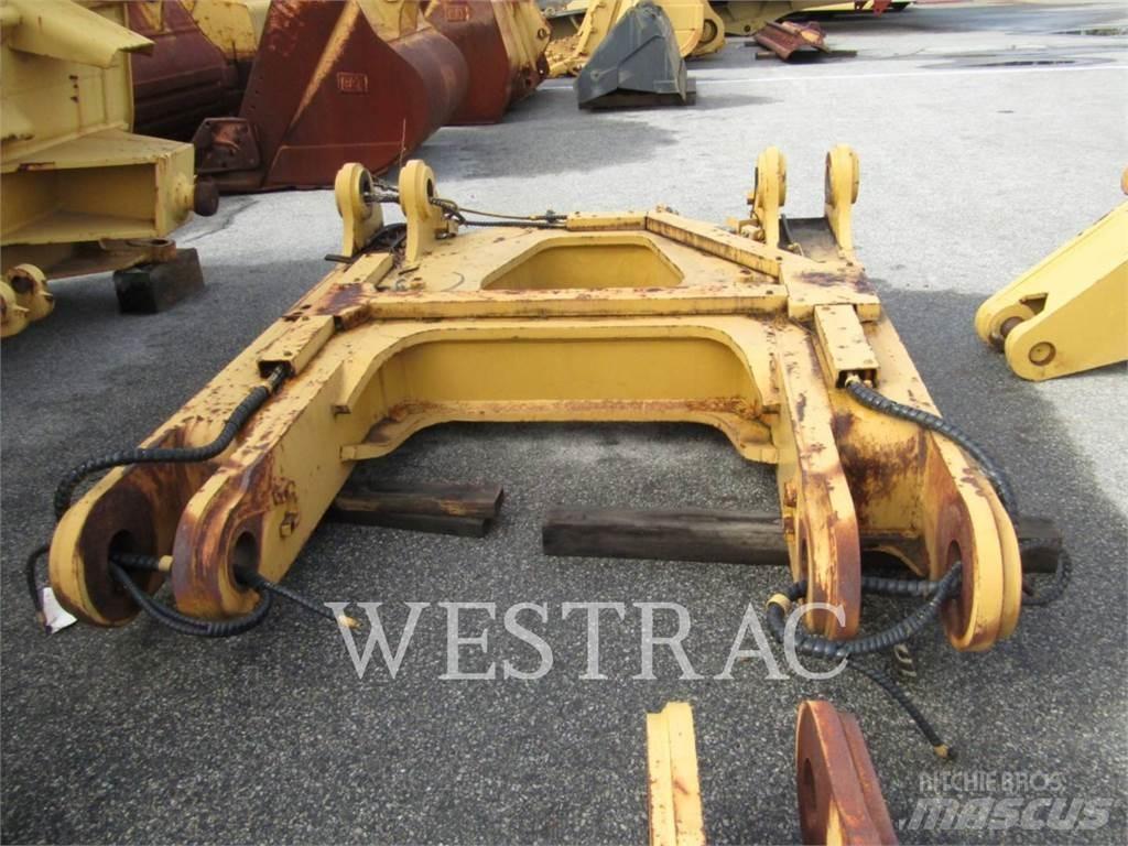 CAT D10T Půdní rozrušovače