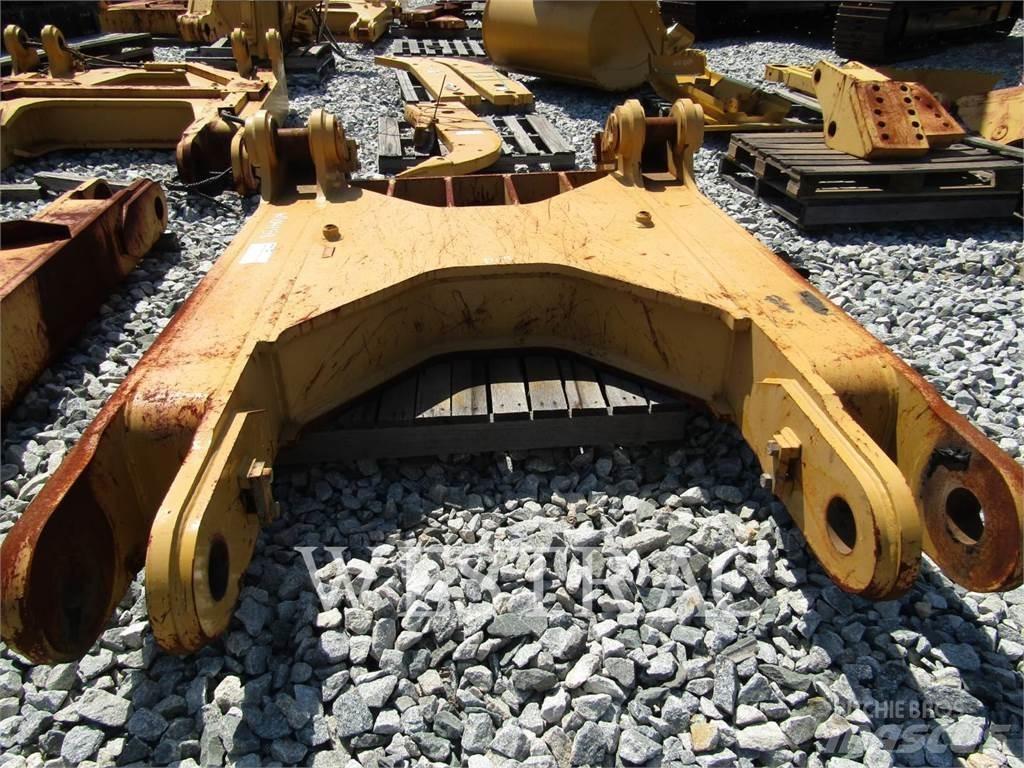 CAT D10T Půdní rozrušovače