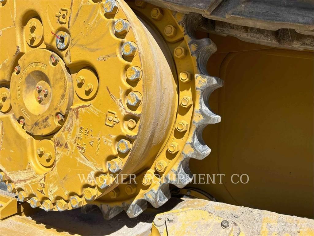 CAT D10T2 Pásové dozery