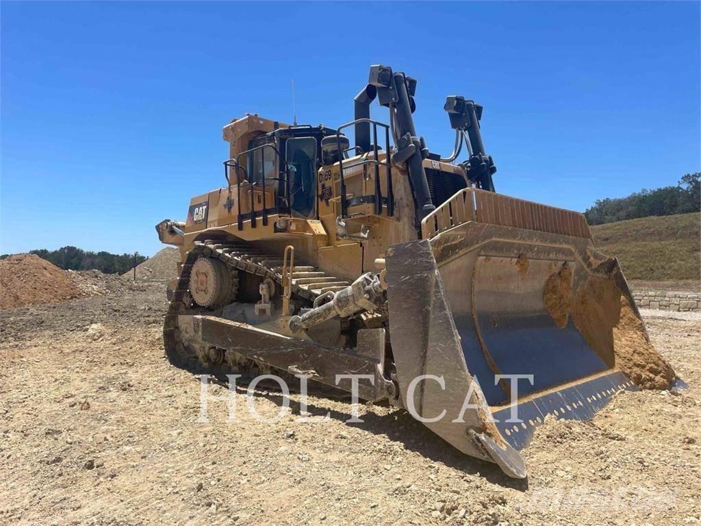 CAT D10T2 Pásové dozery