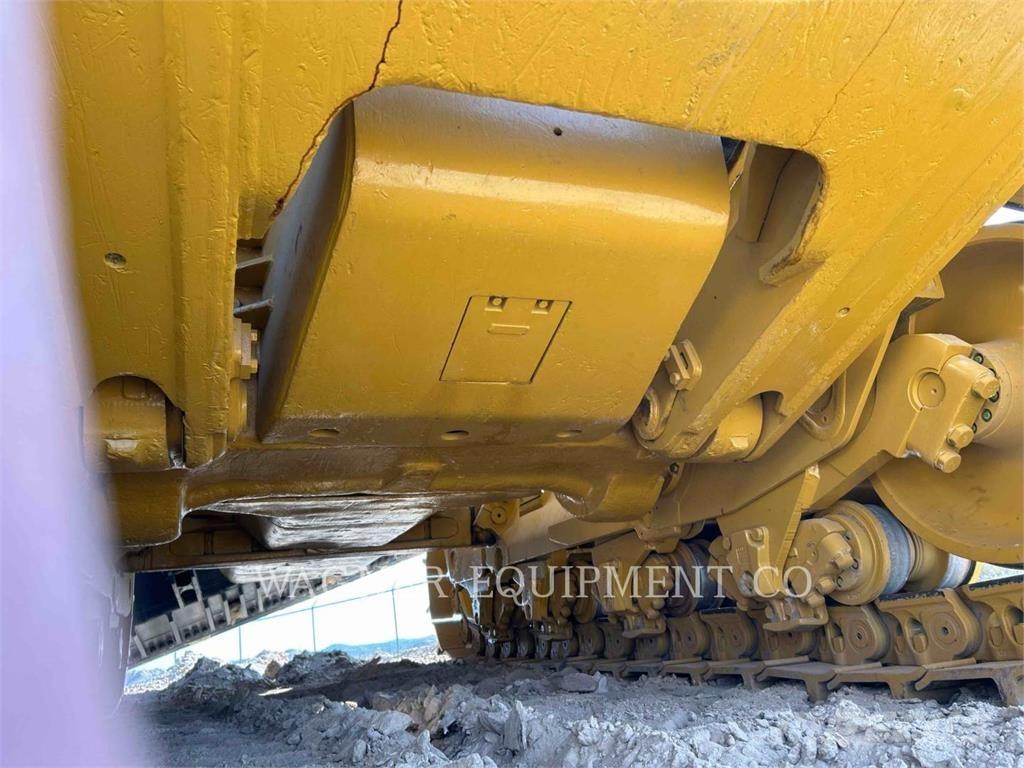 CAT D11T Pásové dozery