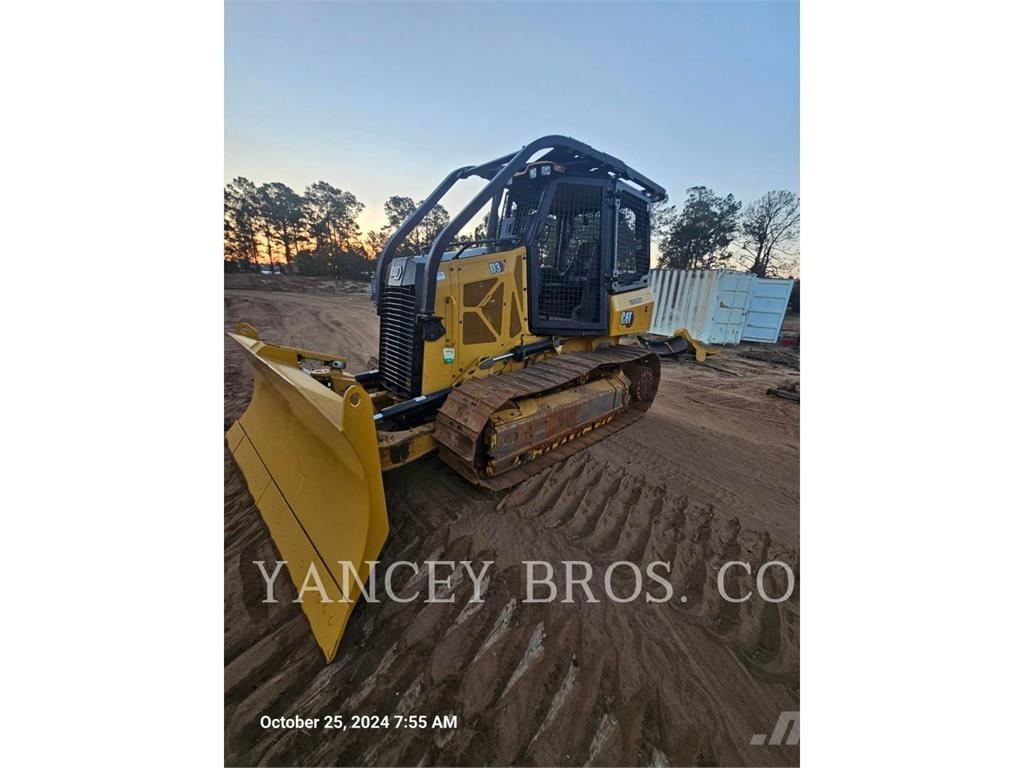 CAT D3 Pásové dozery