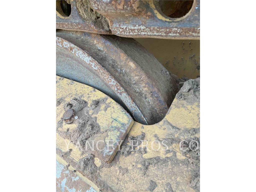 CAT D3 Pásové dozery