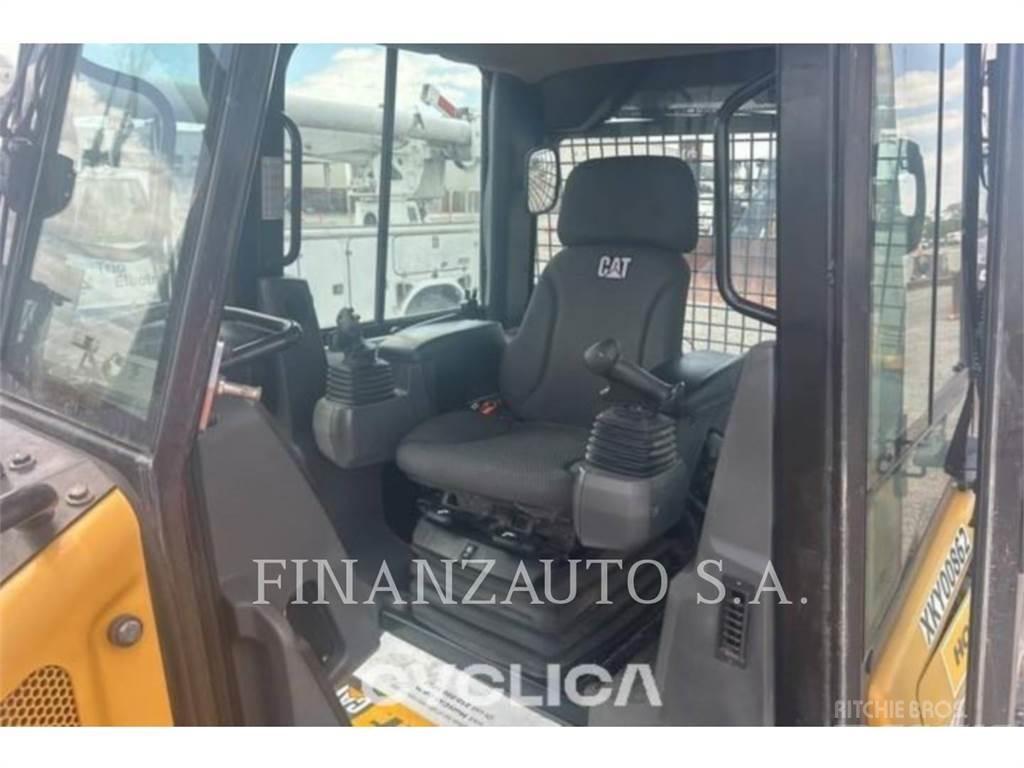 CAT D3 Pásové dozery