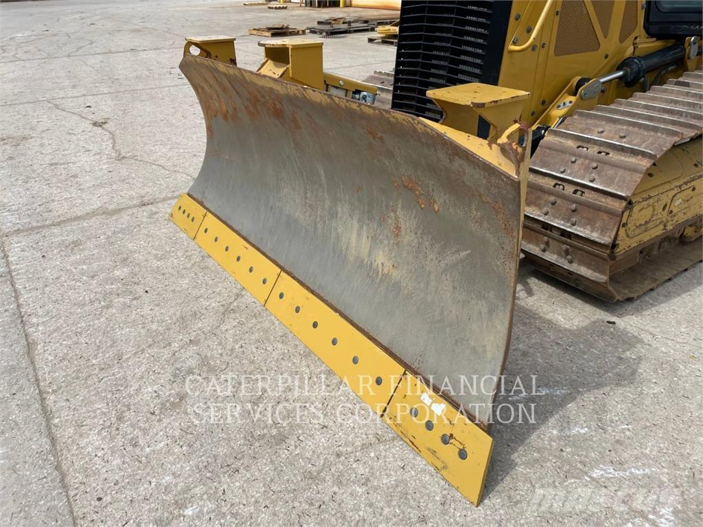 CAT D3 Pásové dozery