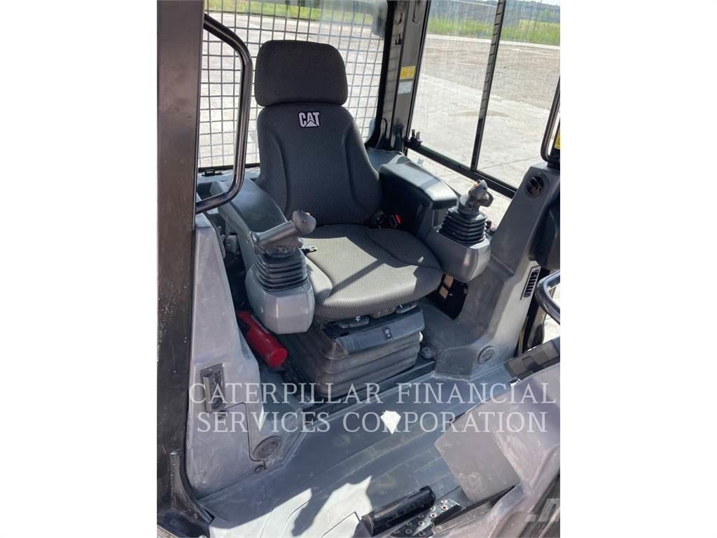 CAT D3-12 Pásové dozery