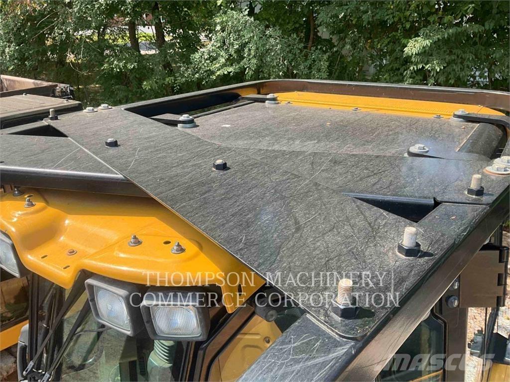 CAT D3-12 Pásové dozery