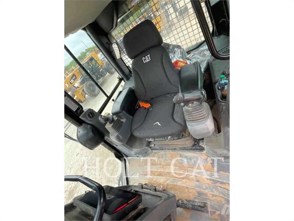 CAT D3 CAB3 Pásové dozery