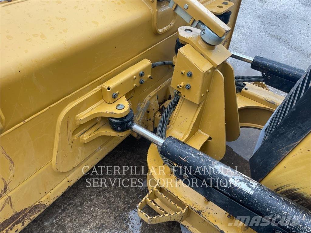 CAT D312 Pásové dozery