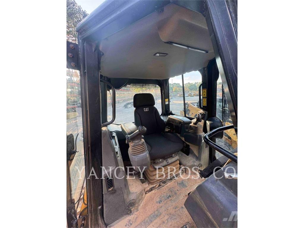 CAT D312 Pásové dozery