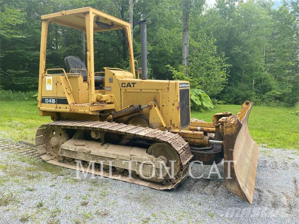CAT D3B Pásové dozery