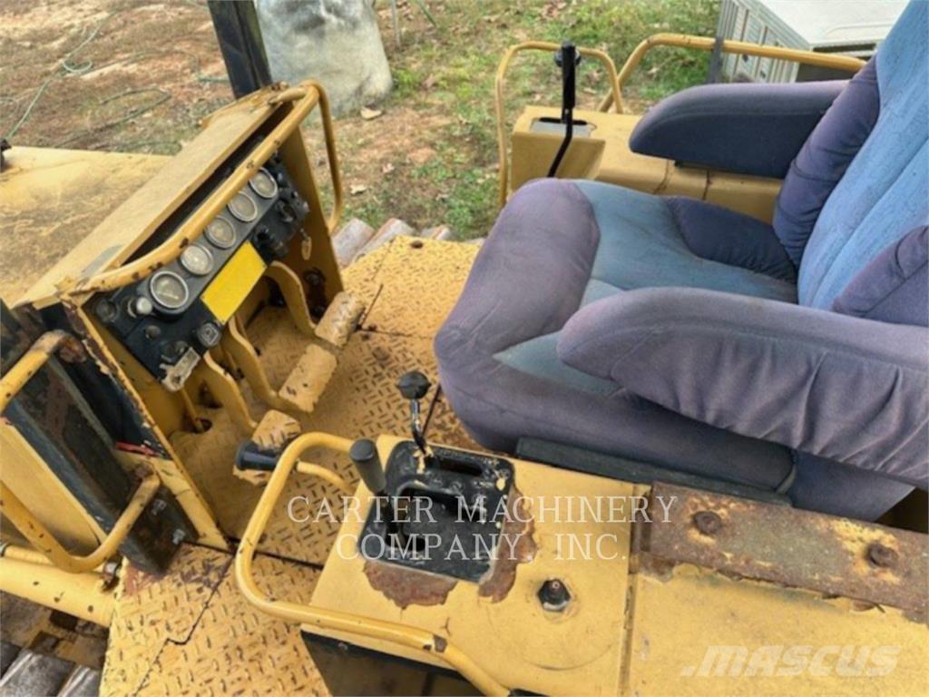 CAT D3BLGP Pásové dozery