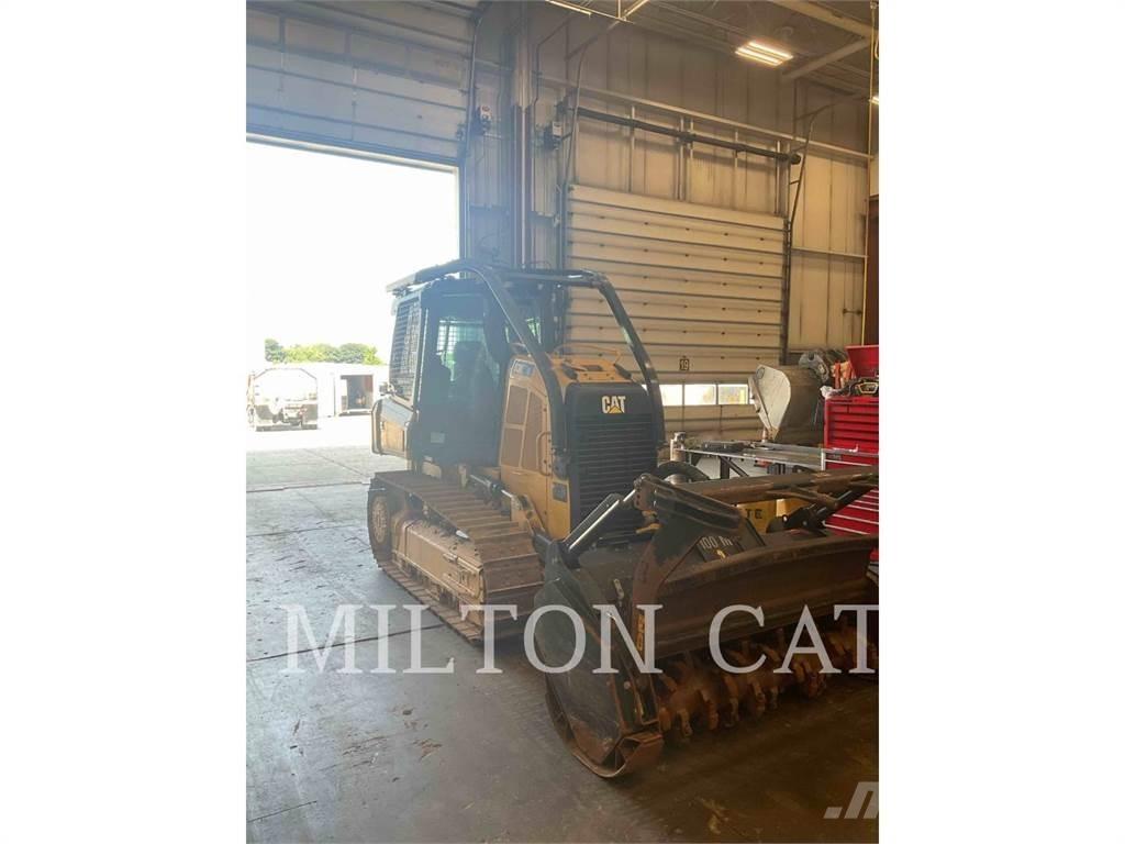 CAT D3K 2 XL Pásové dozery